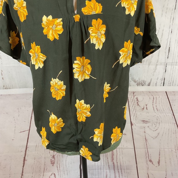 2/$30 Madewell Rhyme Top in Fall Flowers Olive Green Crop Oversized Boxy XXS - Picture 9 of 10